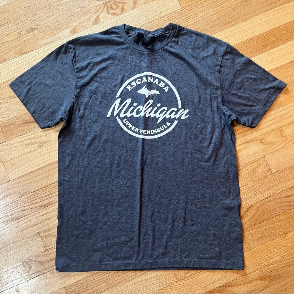Gildan Charcoal Escanaba Michigan Tee Size Large